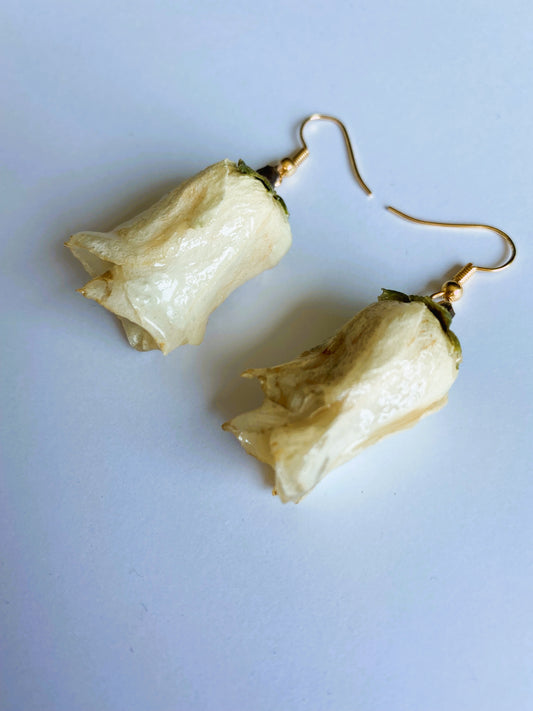 Rozen oorhangers - Wit