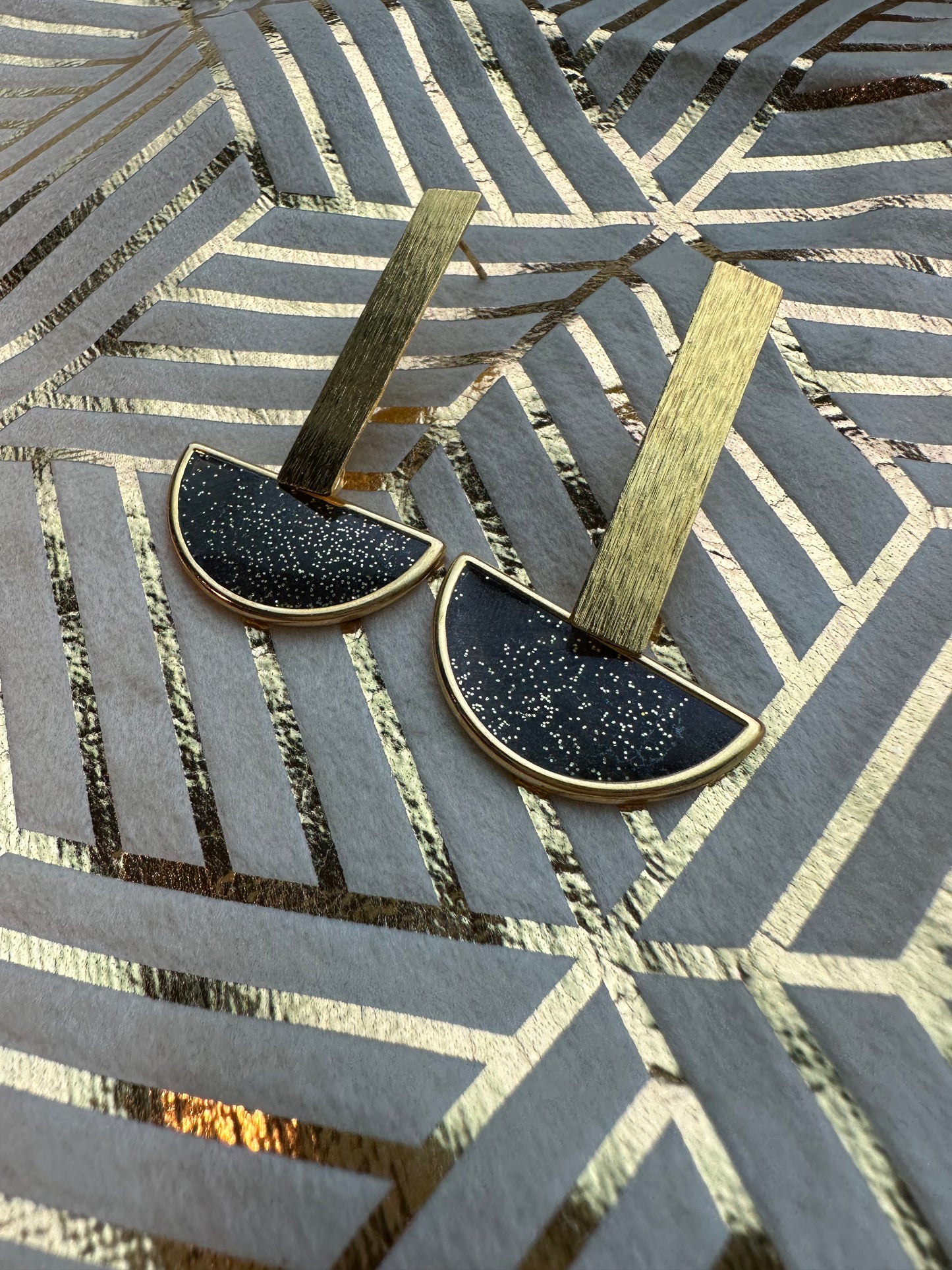 Moderne geometrische oorstekers