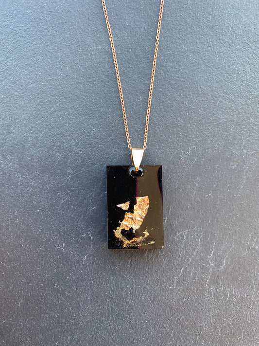 Rechthoekige hanger met 18K bladgoud, zwart