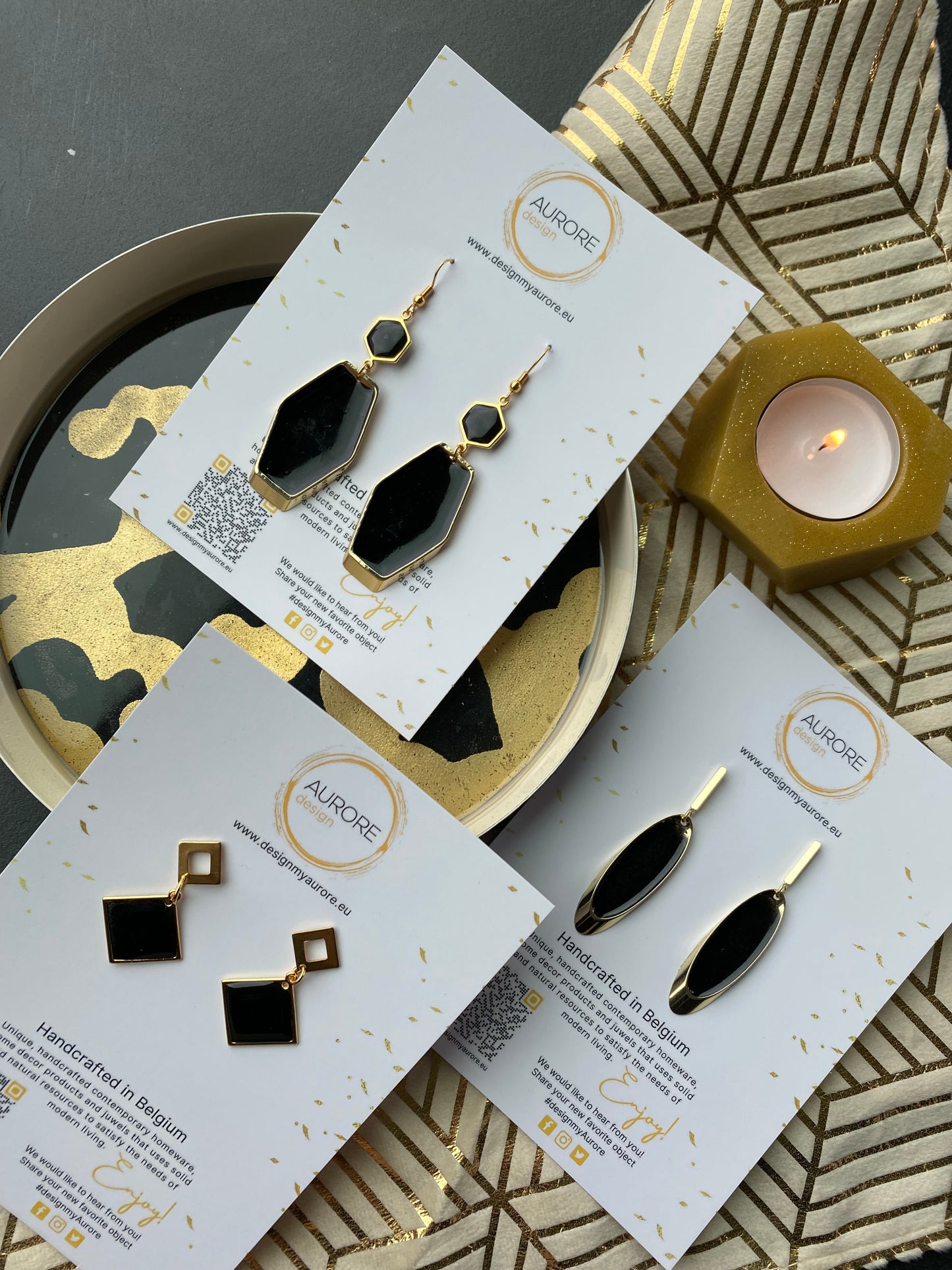 Langwerpige minimalistische oorbellen, zwart