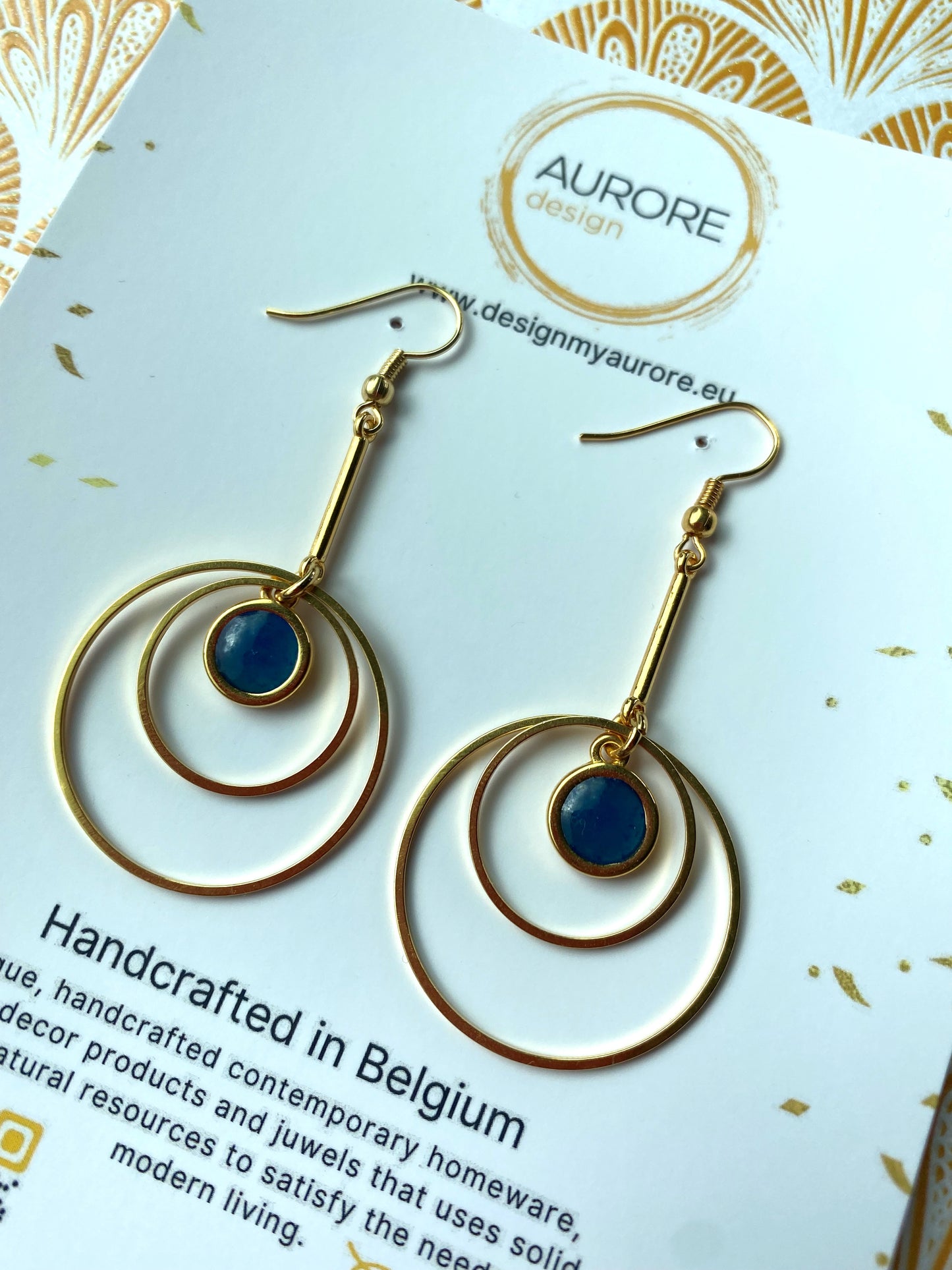 Goudkleurige oorhangers met hoepels - Hope Blauw