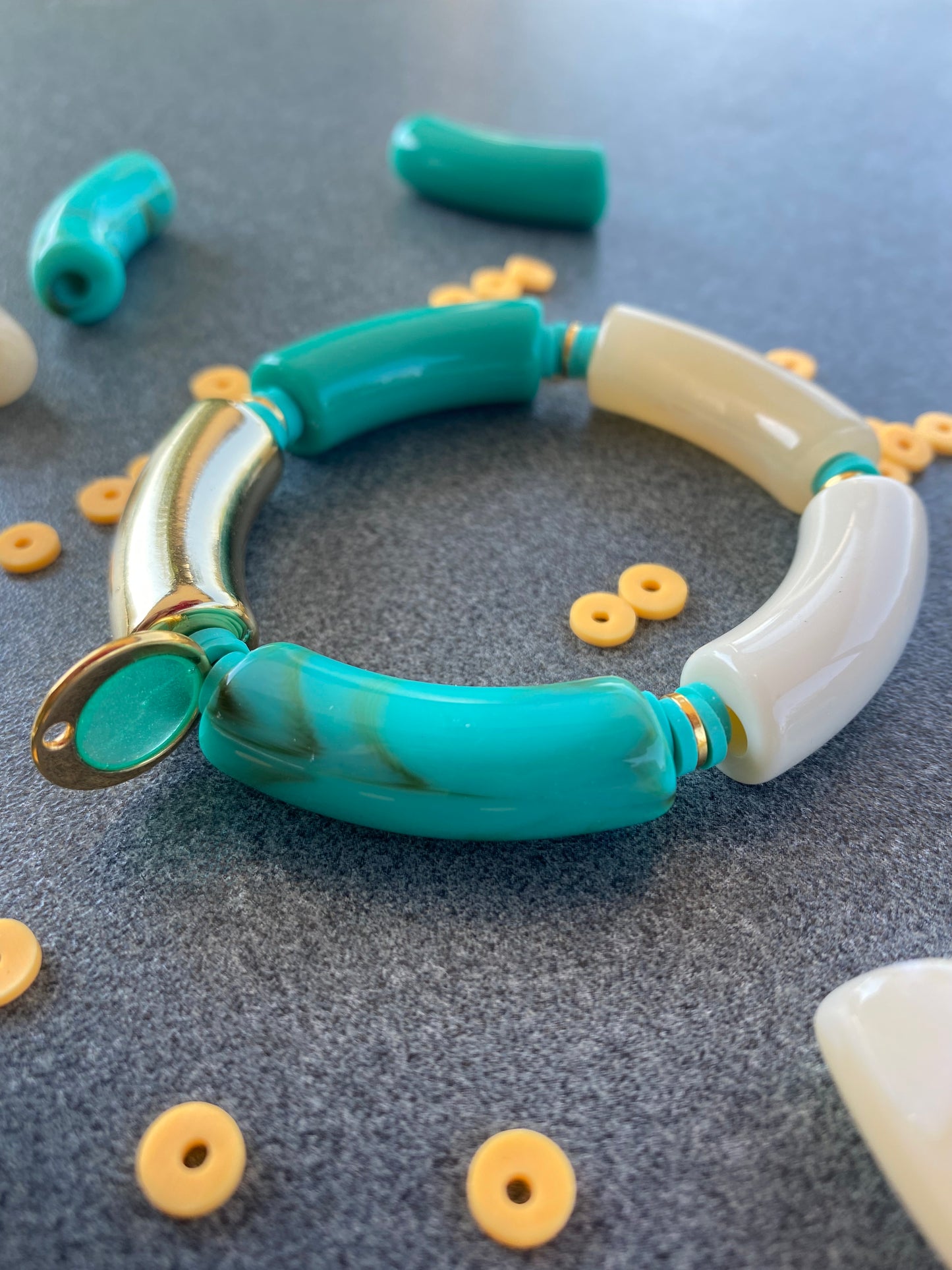 Kleurrijke tube armband - Groen