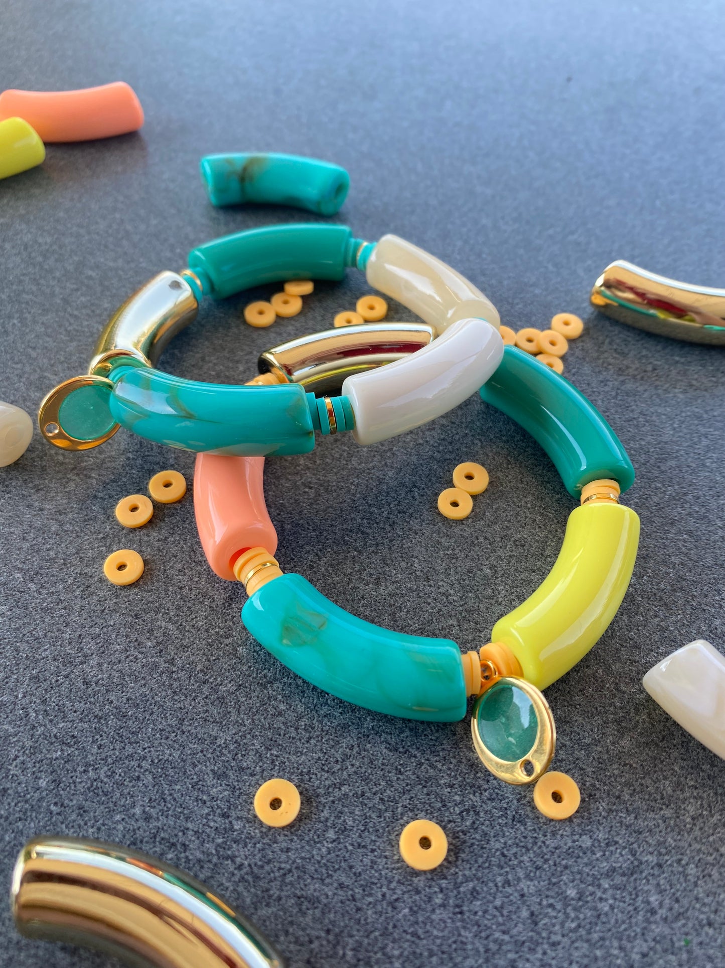 Kleurrijke tube armband - Groen