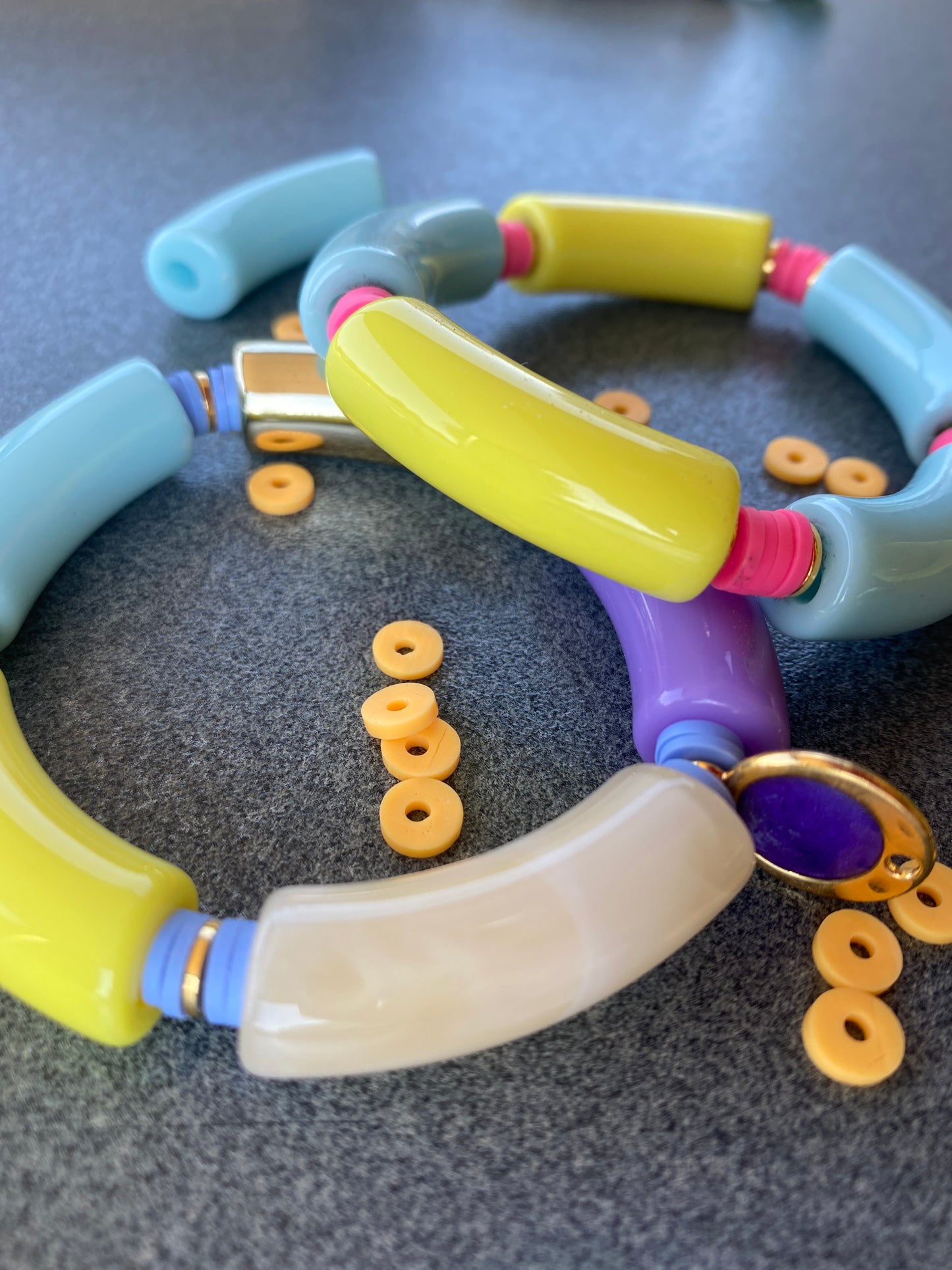 Kleurrijke tube armbanden - Paars mix